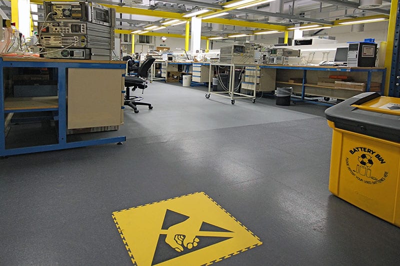 Interlocking ESD Floor Tiles 8