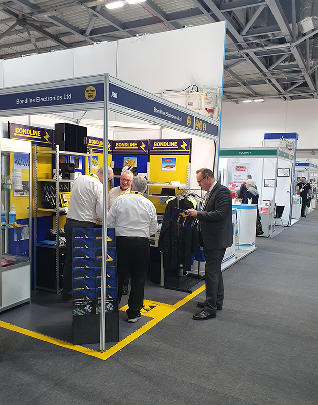 Rob talking to customers at the Southern Manufacturing & Electronics 2023 Exhibition - Bondline